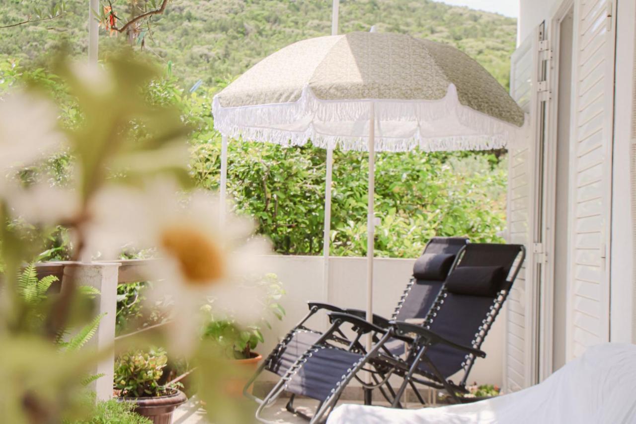 Apartmán Faros Oasis Gdinj Exteriér fotografie