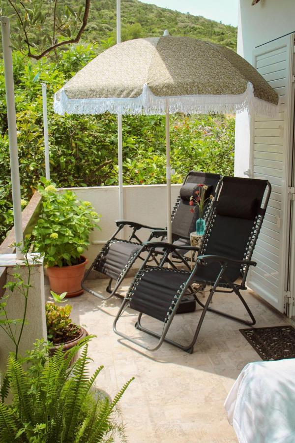 Apartmán Faros Oasis Gdinj Exteriér fotografie
